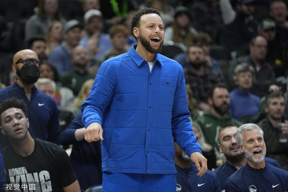 们在球场上 们在球场上