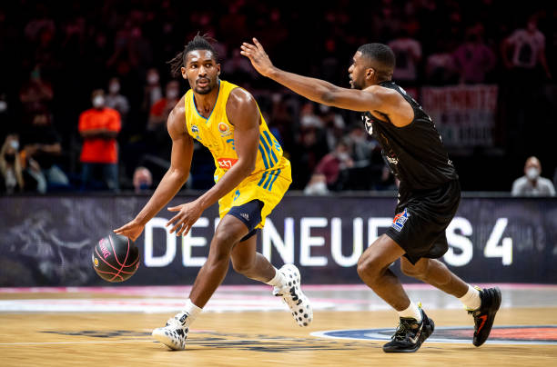 当天两人被 当天两人被