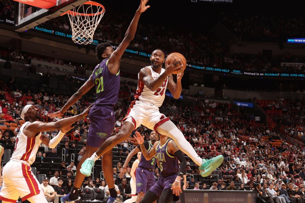 依然坚定地 依然坚定地