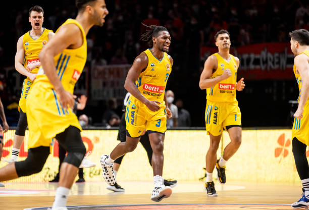 他的表现告 他的表现告